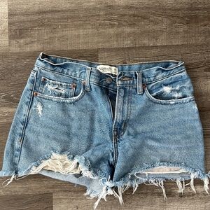 Abercrombie mid rise boyfriend short